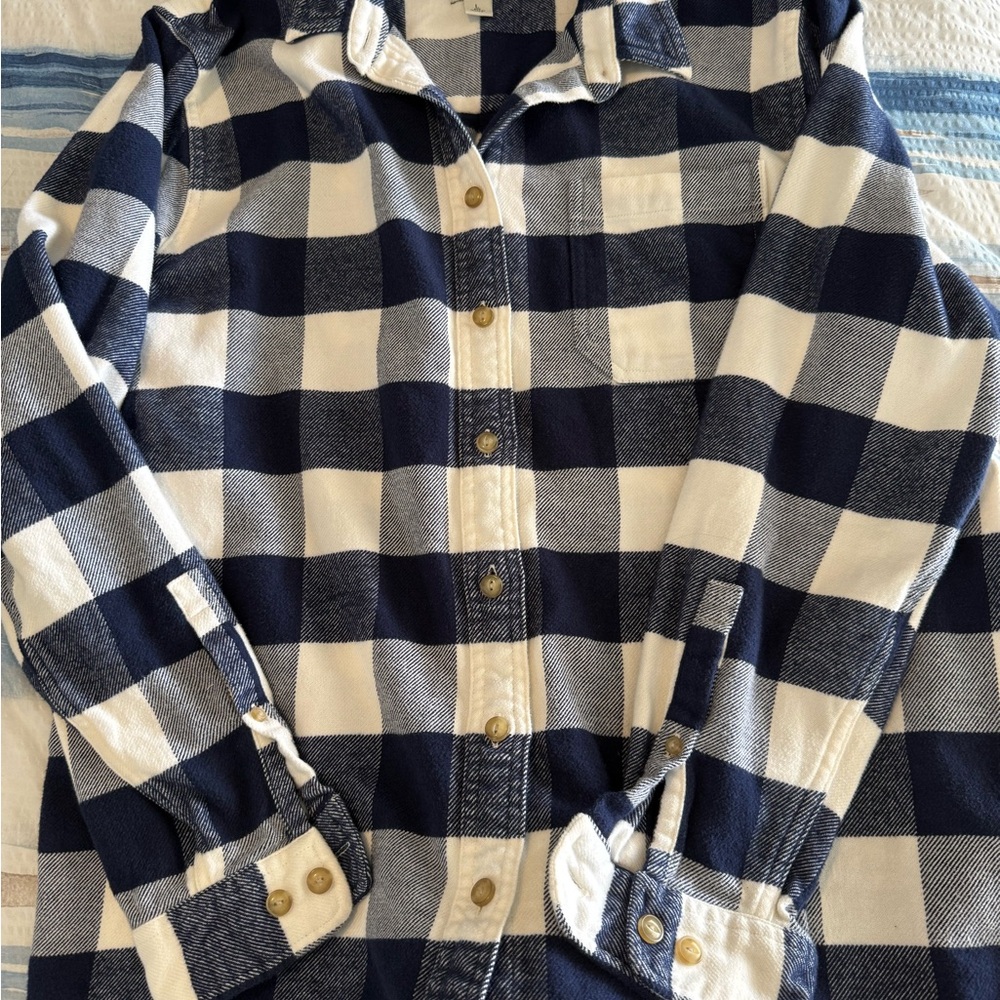 Womens Blue and White Checkered Flannel Shirt